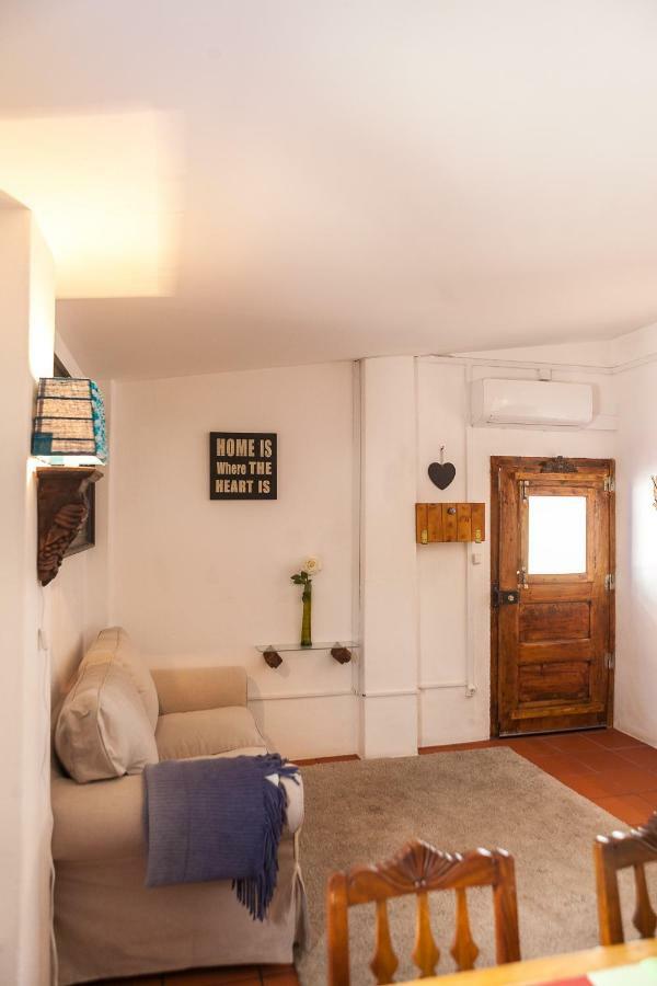 Carranca Lounge Bed & Breakfast เอโวรา ภายนอก รูปภาพ